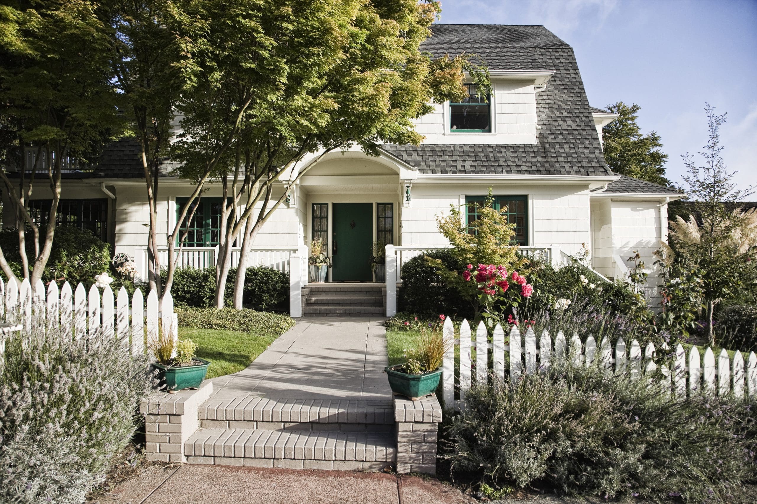 10 Budget-Friendly Ways to Improve Your Home’s Curb Appeal