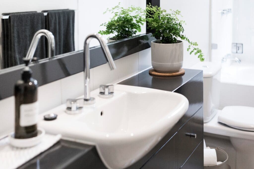 Maximizing Your Home's Value: Top Home Improvements with the Best ROI: 
 Bathroom Upgrades