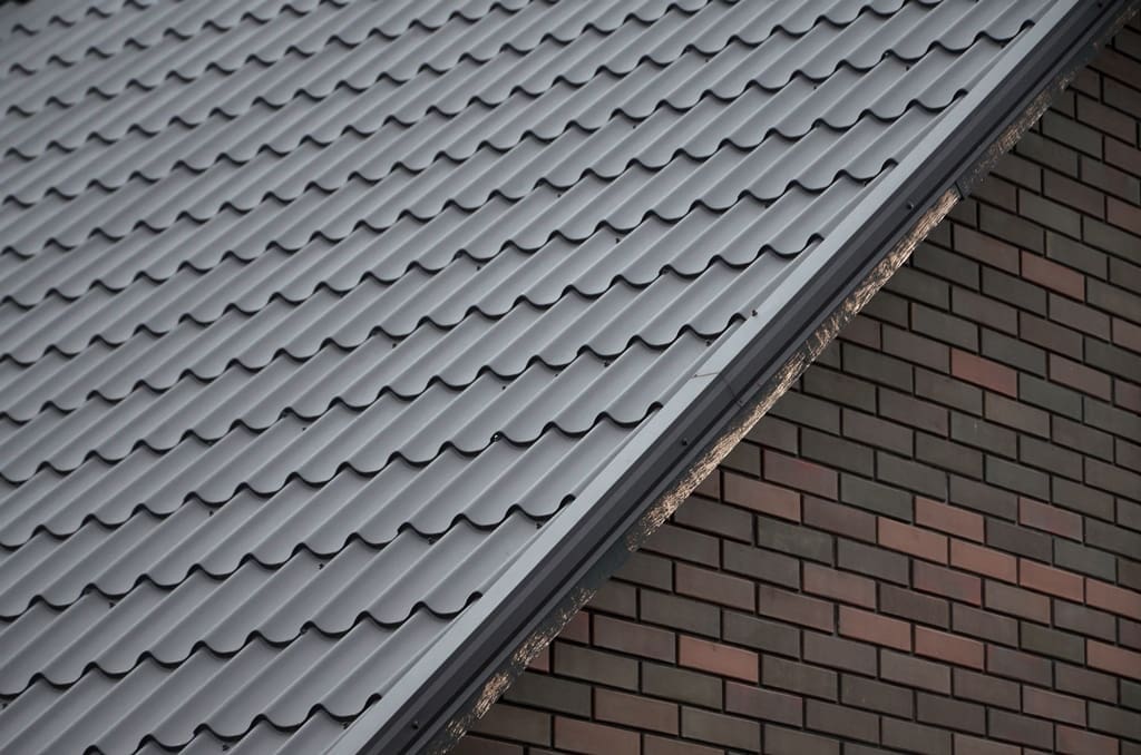 An Expert Guide to Choosing the Perfect Roofing Material for Your Home:  Metal roofing