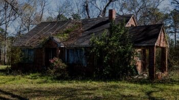 How to Sell a Fixer-Upper Property: A Guide for Homeowners