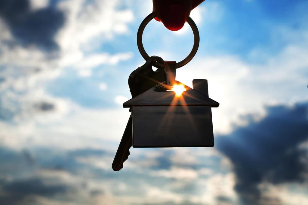 Navigating Low Housing Inventory: Expert Strategies for Home Buyers