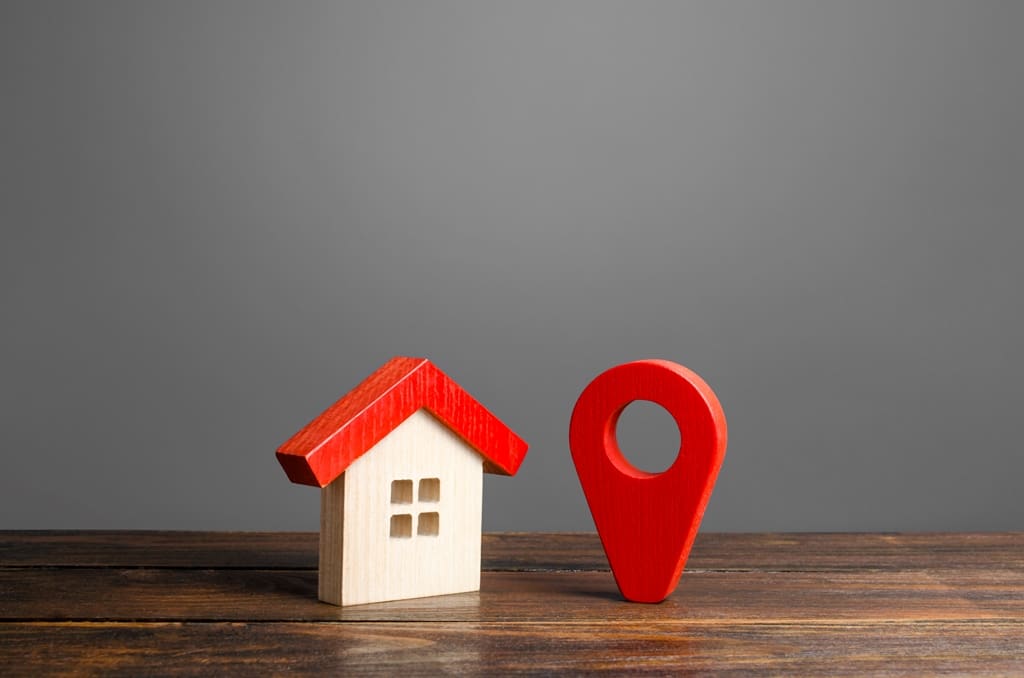 Expert Tips for Single Home Buyers:  Location