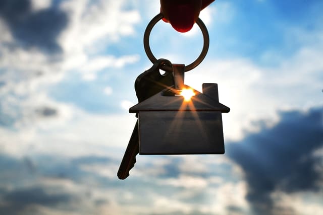 Expert Tips for Single Home Buyers:  Negotiation and Closing