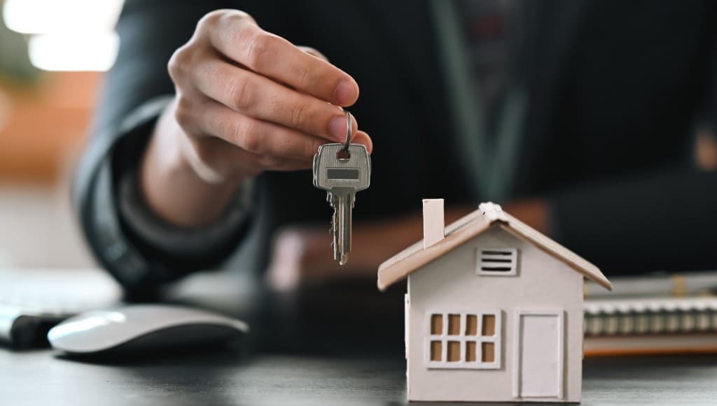 Real Estate Agents: Your Key to Successfully Navigating the Housing Market