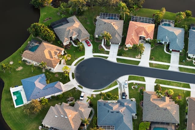 How to Sell a Home in a Gated Community: Special Considerations:  Benefits of Gated Communities