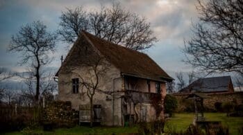 The Pros and Cons of Buying a Fixer-Upper Home