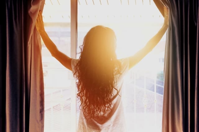 Smart Tips to Keep Your Home Warm and Energy-Efficient This Winter: Natural Heat