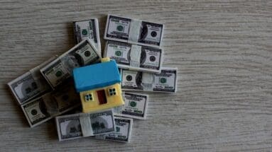 4 Ways to Lower Your Closing Costs When Buying a Home