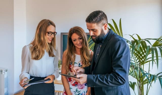 The ROI of Professional Home Staging for Premium Listings: Real Estate Agent