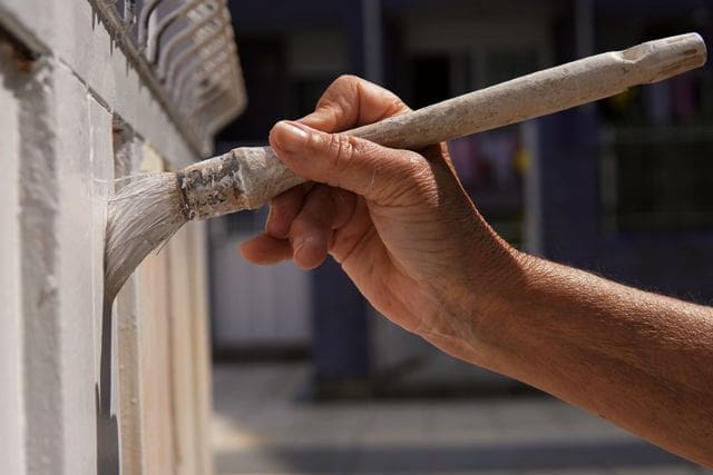 7 Reasons Your Home Isn’t Getting Offers (And How to Fix It Fast):  Curb Appeal