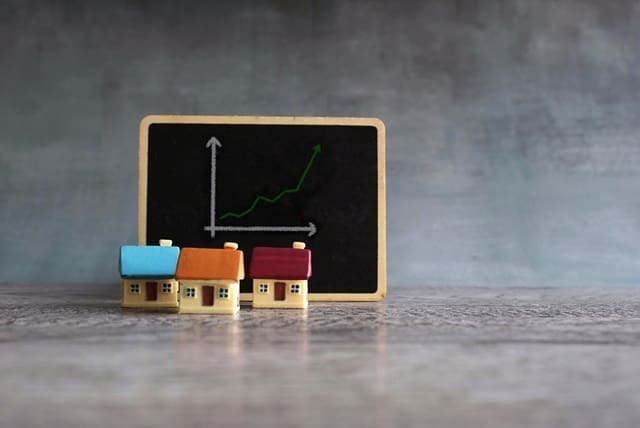 5 Proven Ways To Tell if a Home is Overpriced:  Housing Market Trends