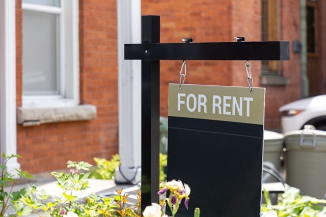 Should You Self-Manage or Hire a Property Manager? An Expert Guide for Landlords