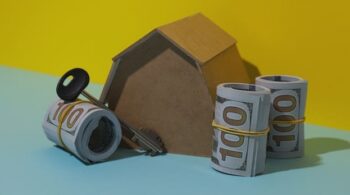 Are Cash Deals Always Better? A Guide for Home Sellers