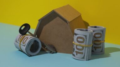 Are Cash Deals Always Better? A Guide for Home Sellers