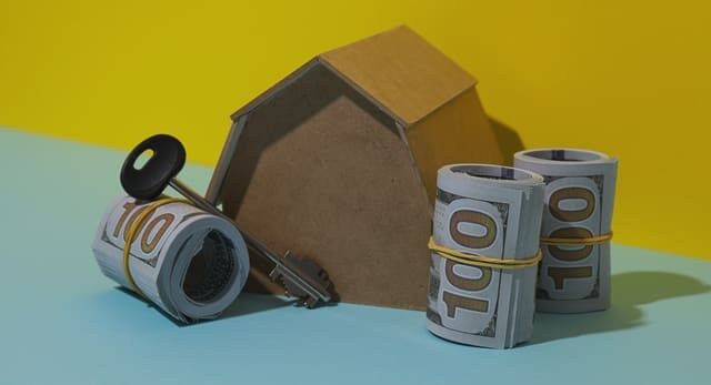 Are Cash Deals Always Better? A Guide for Home Sellers
