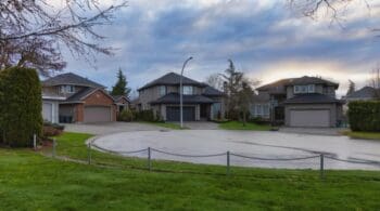 Buying a House on a Cul-de-Sac: Smart Buying Advice