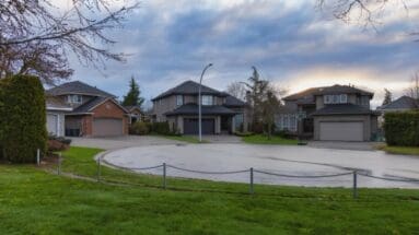 Buying a House on a Cul-de-Sac: Smart Buying Advice