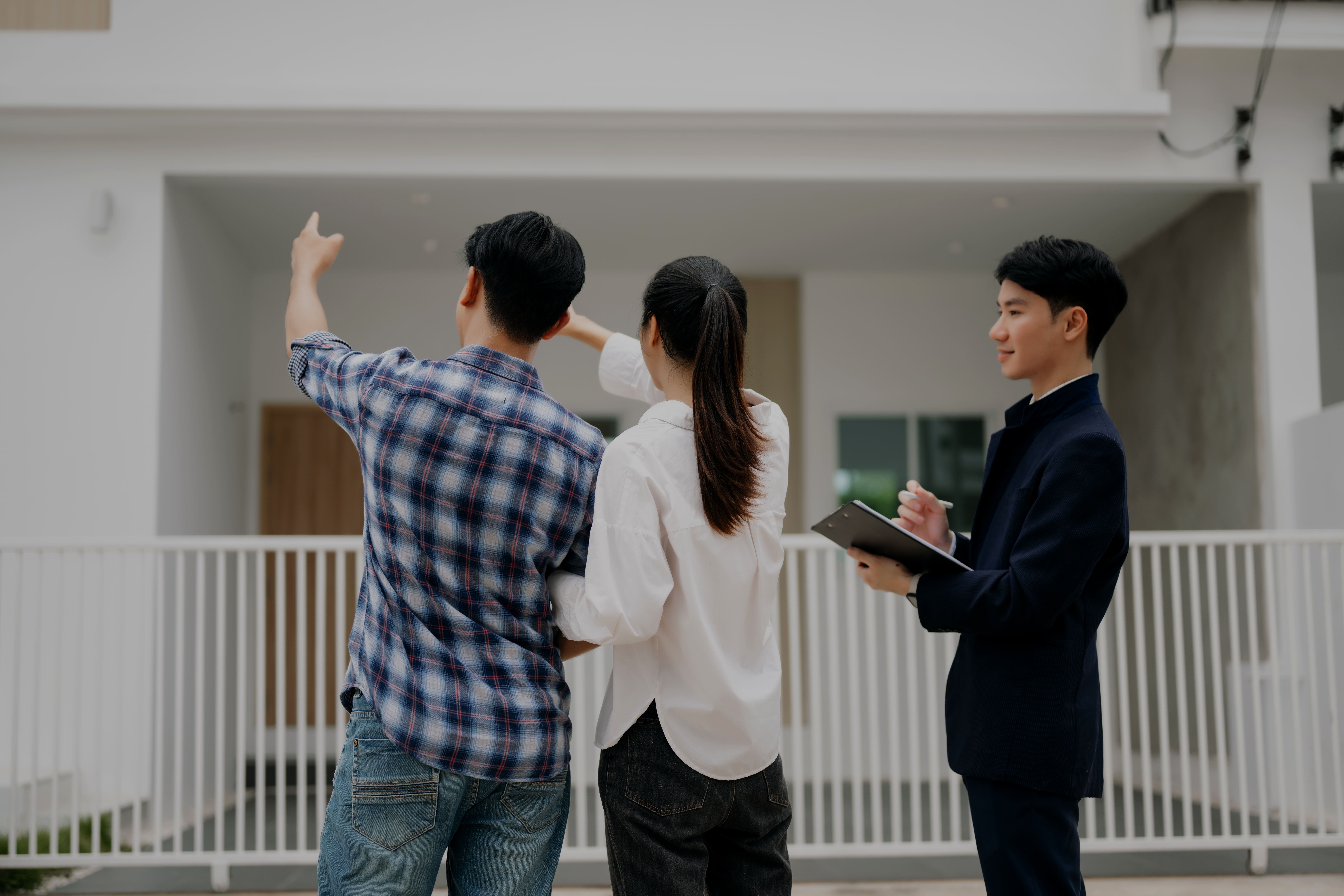 What Buyers Secretly Notice During Showings:  An Expert Guide for Sellers