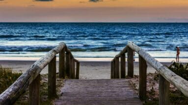 Should You Buy a Vacation Home? An Expert Guide