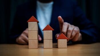 The Ultimate Guide to Buy-and-Hold vs. Fix-and-Flip Investing