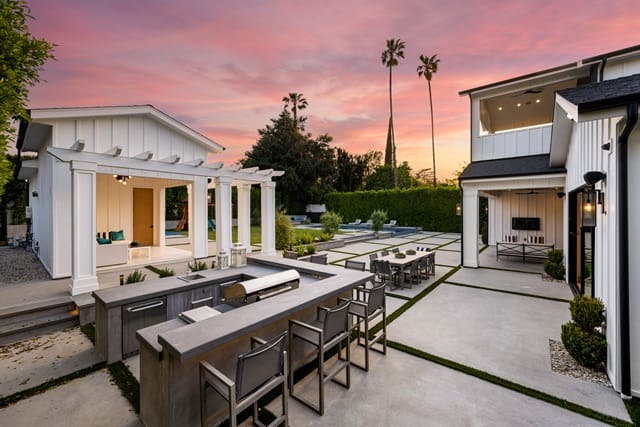 Outdoor Kitchens: How They Impact Property Value
